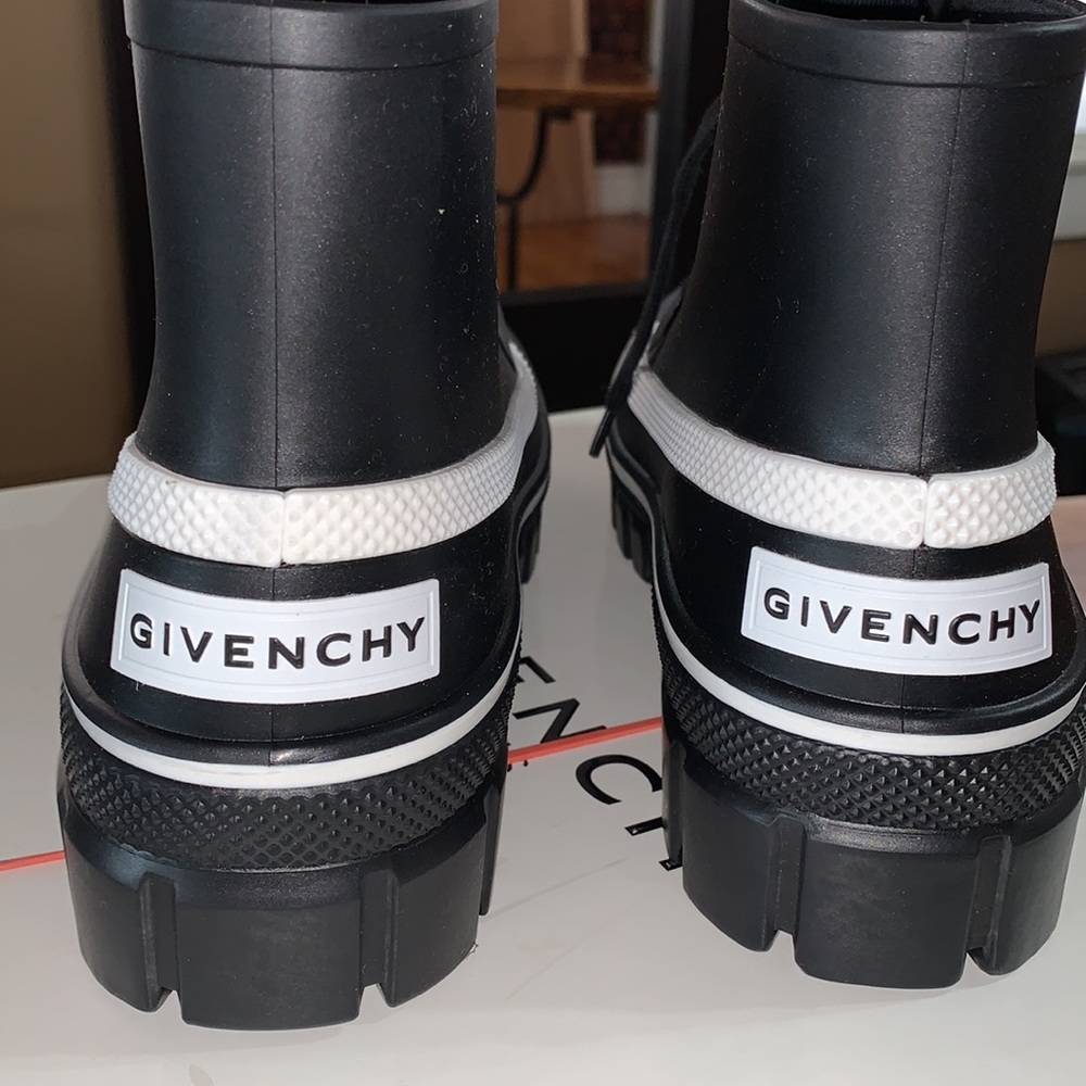 🔥GIVENCHY GLASTON RUBBER BOOTS🔥🔥